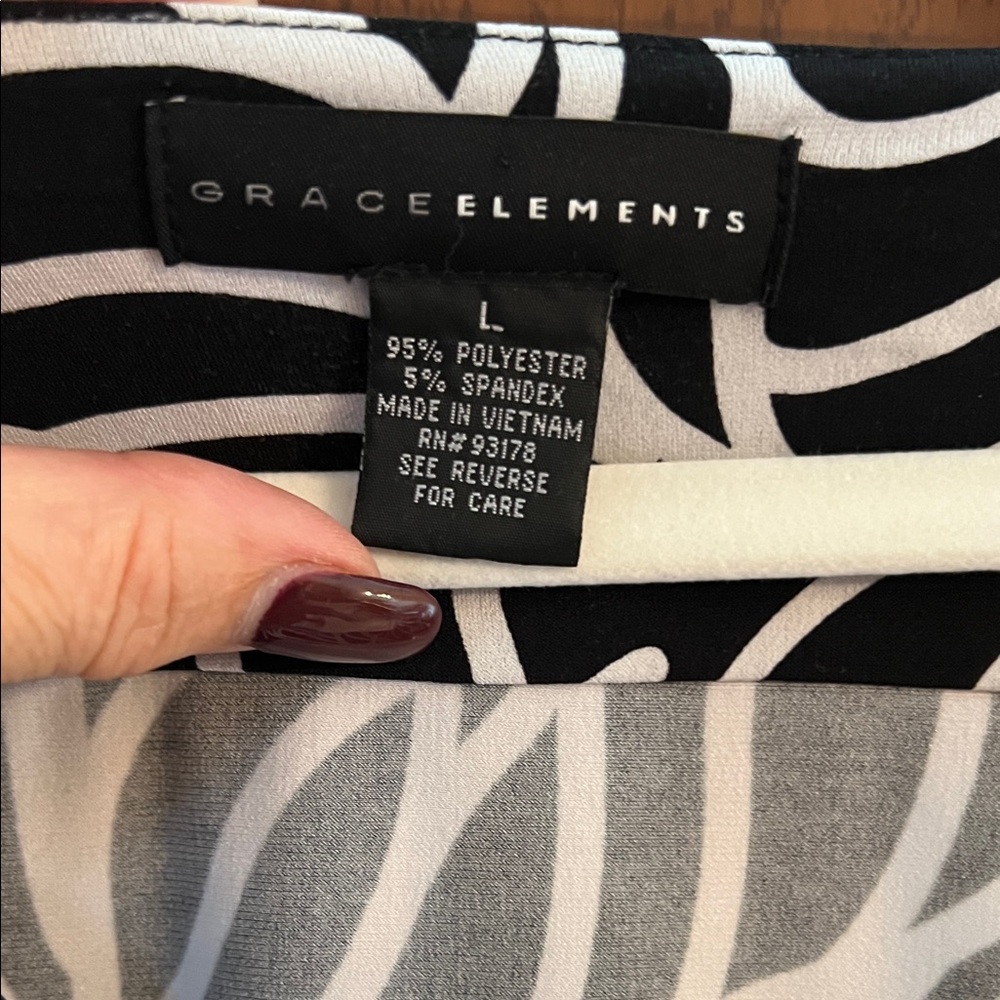 Grace Elements Black And White Leaf Pattern Blouse - image 2